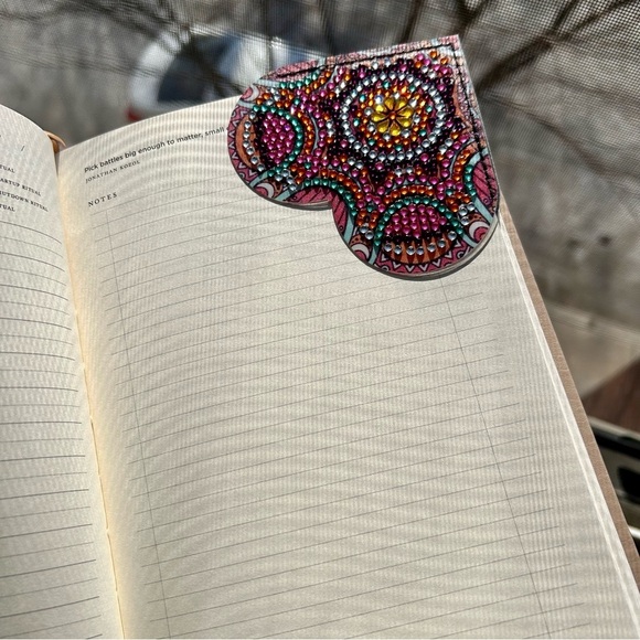 Diamond Art HEART 06 Corner Bookmark, Colorful, Sparkly (PLUM, GOLD) - Picture 8 of 17